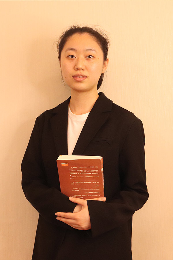 蒲城梁艺 本科学历，优秀班主任