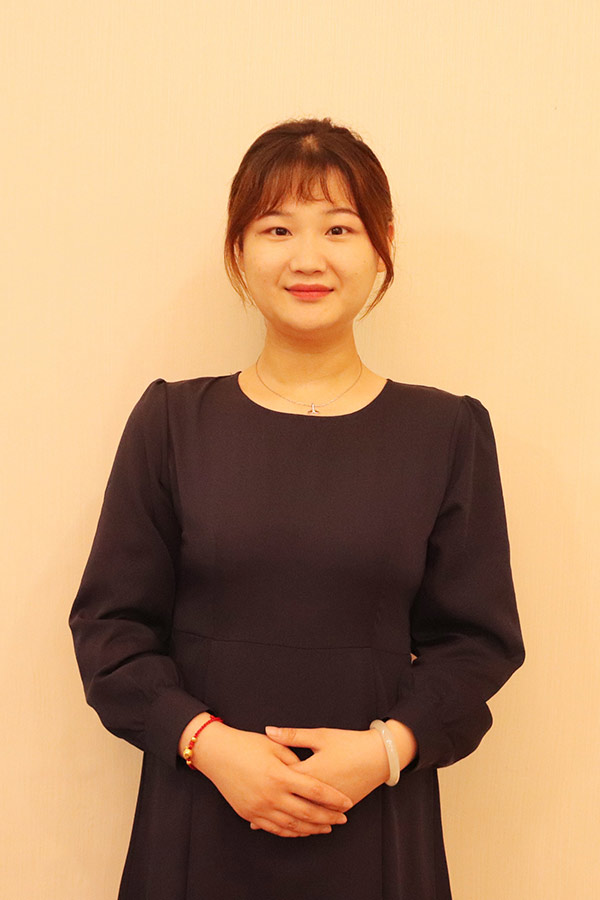 蒲城文哲 本科学历，优秀班主任