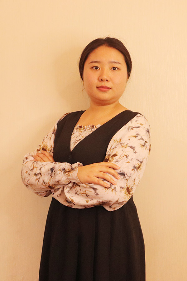 蒲城何爱玲 本科学历，优秀班主任